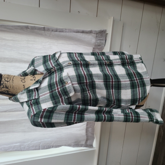 Ladies Medium Flannel Button Down Shirt - Picture 3 of 7